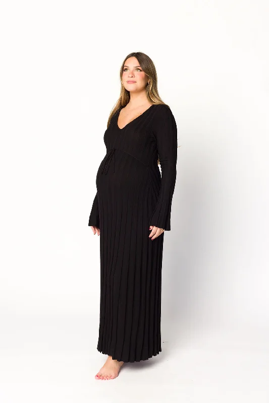 Berkeley Ribbed Knit Maxi Dress With V-Neck in Black